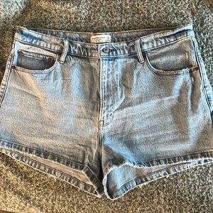 Abercrombie High Rise Mom Short